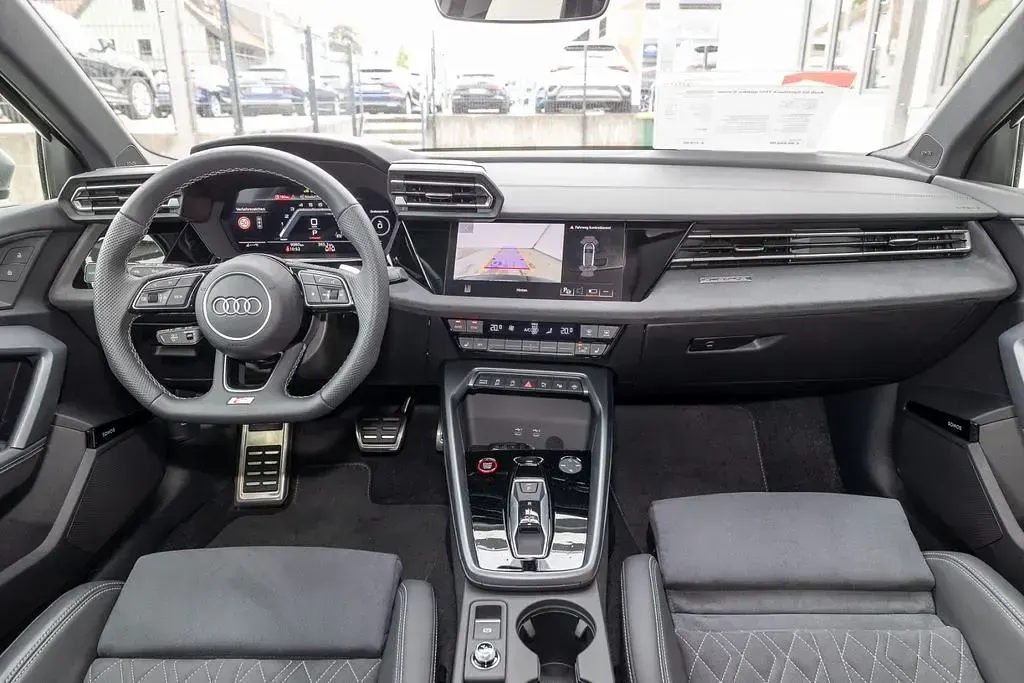 Gebraucht Audi S3 Ambiente 333 PS (244 kW) 2025 Mythosschwarz metallic Limousine