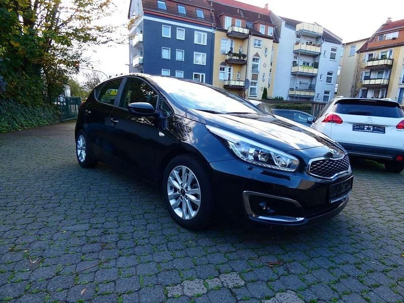 Gebraucht Kia Ceed Edition 7 99 PS (72 kW) 2017 Black pearl Kleinwagen