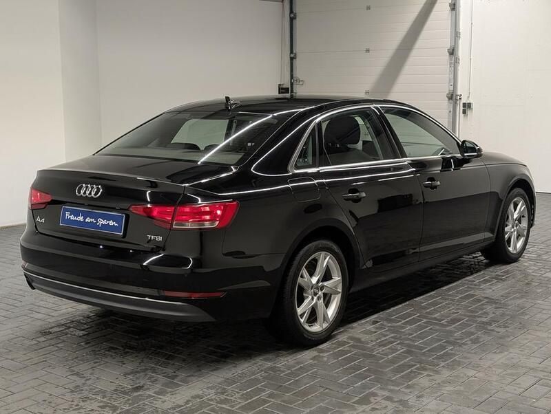 Gebraucht Audi A4 Sport 150 PS (110 kW) 2018 Schwarz (brillantschwarz) Limousine