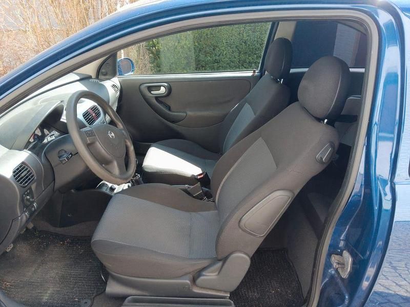 Usata Opel Corsa 75 CV (55 kW) 2003 Blu Berlina