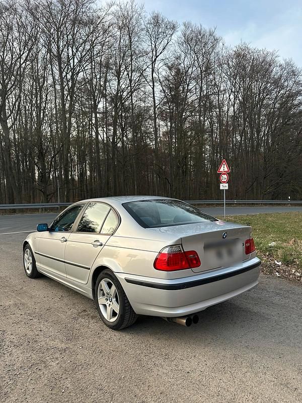 Gebraucht BMW 318 143 PS (105 kW) 2003 Silber Limousine