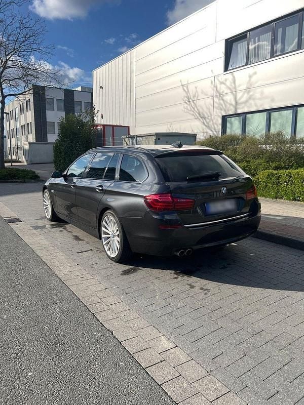 Gebraucht BMW 530 Luxury Line 258 PS (189 kW) 2016 Grau Kombi