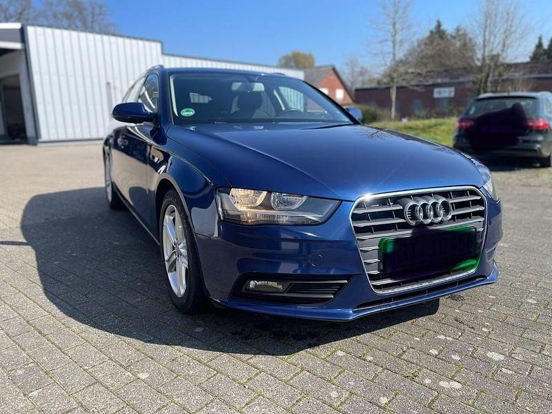 Gebraucht Audi A4 Ambiente 150 PS (110 kW) 2014 Blau Kombi