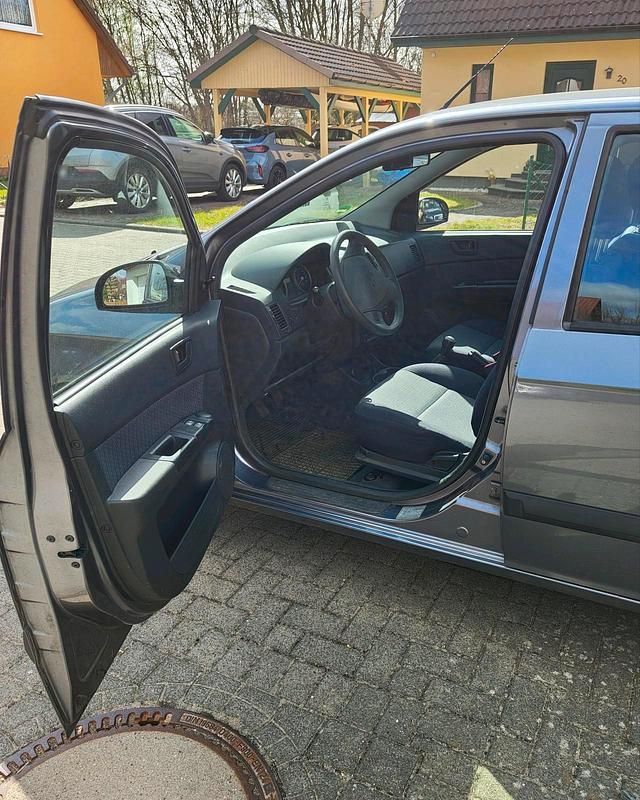 Gebraucht Hyundai Getz 67 PS (49 kW) 2009 Grau Kleinwagen