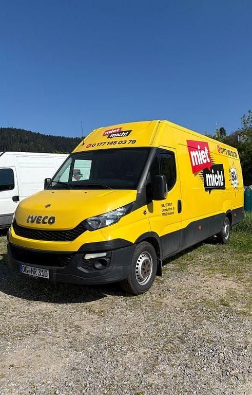 Second-hand Iveco Daily 116 CP (85 kW) 2015 Galben Berlinǎ