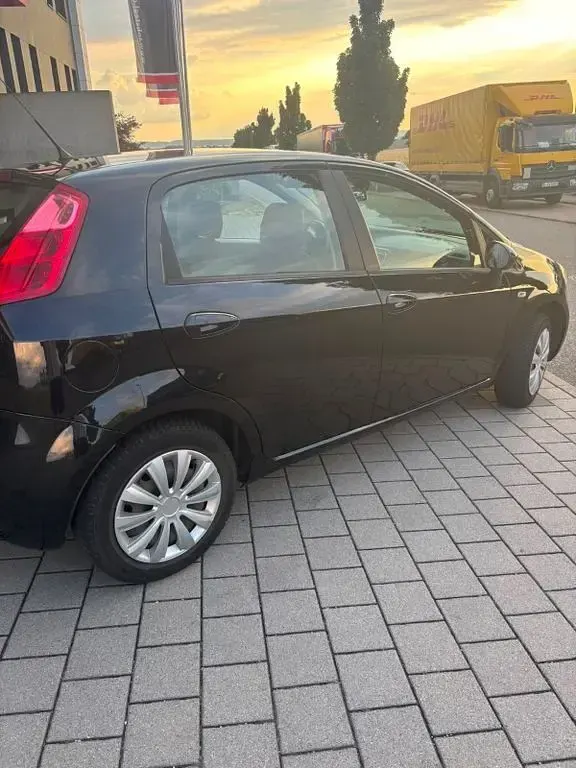 Gebraucht Fiat Punto Active 77 PS (56 kW) 2009 Schwarz Kleinwagen