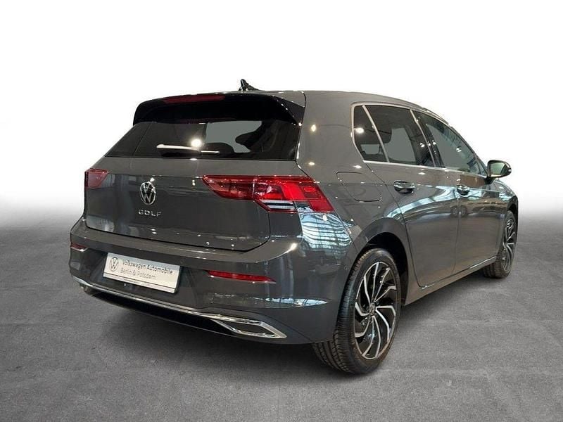 Gebraucht VW Golf VIII Style 150 PS (110 kW) 2022 Uranograu Limousine