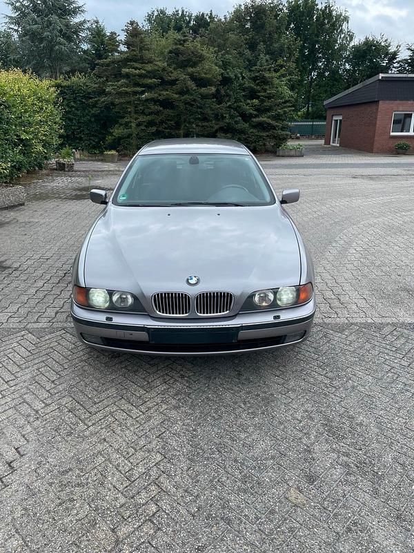 Silber Gebraucht 2000 BMW 530 Kombi | 3.499 € (Fairer Preis) - Bild 1/4