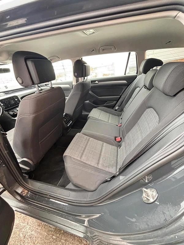 Second-hand VW Passat 150 CP (110 kW) 2019 Gri Break