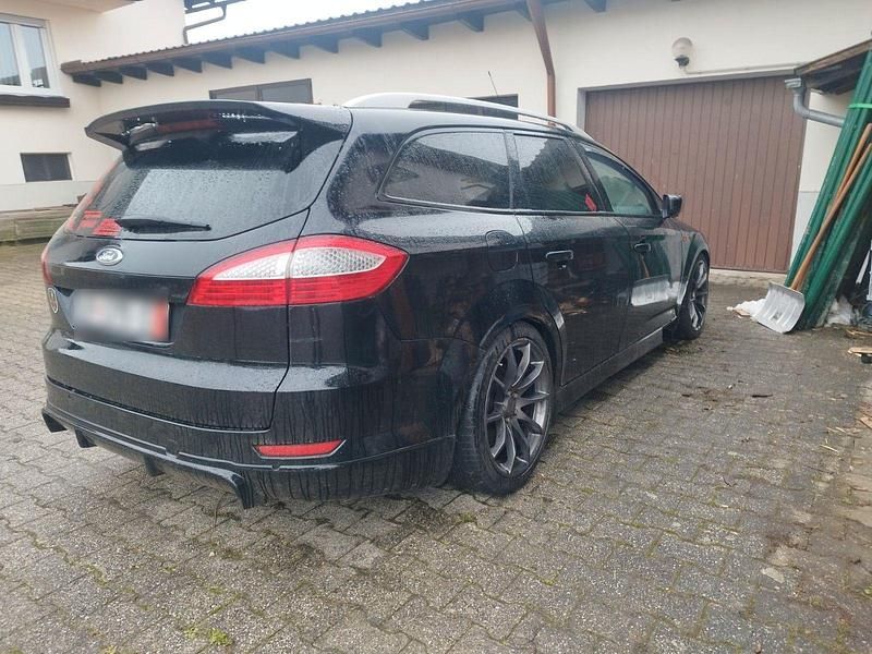 Gebraucht Ford Mondeo Titanium 140 PS (102 kW) 2010 Schwarz Kombi