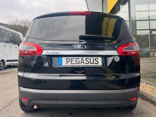 Gebraucht Ford S-MAX Business Edition 140 PS (102 kW) 2013 Schwarz Van / Kleinbus