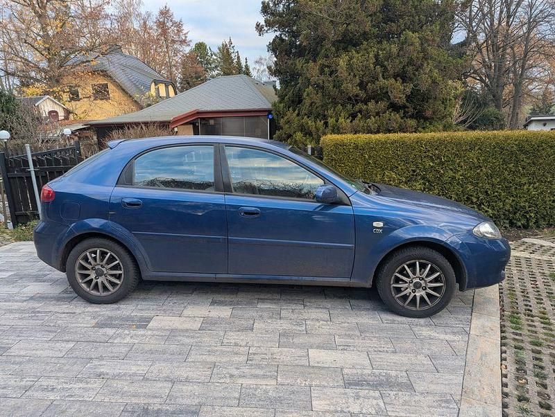 Gebraucht Chevrolet Lacetti CDX 122 PS (89 kW) 2004 Blau Limousine