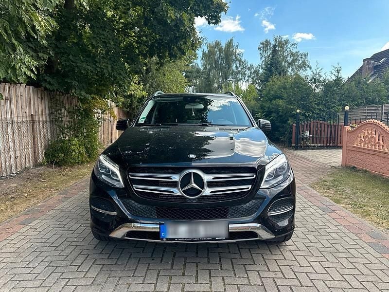 Schwarz Gebraucht 2015 Mercedes GLE350 SUV | 23.000 € (Fairer Preis) - Bild 1/4