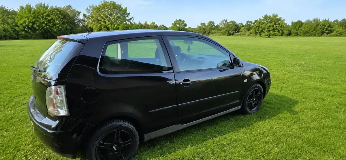 Używany VW Polo 54 KM (39 kW) 2004 Czarny Hatchback