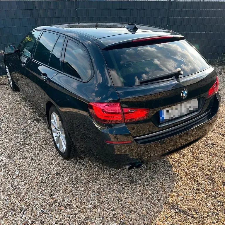 Gebraucht BMW 525 Comfort Edition 218 PS (160 kW) 2014 Schwarz Kombi