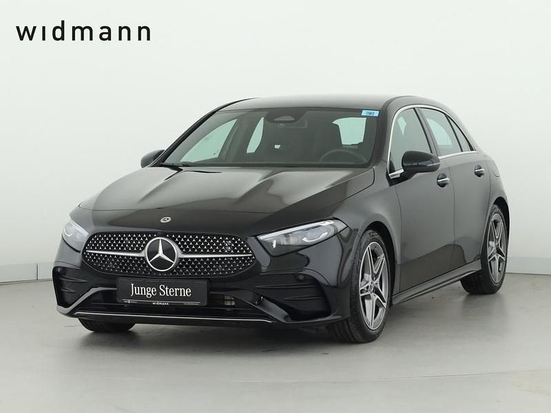 Unilack nachtschwarz Gebraucht 2024 Mercedes A200 AMG Limousine | 32.850 € (Fairer Preis) - Bild 1/4