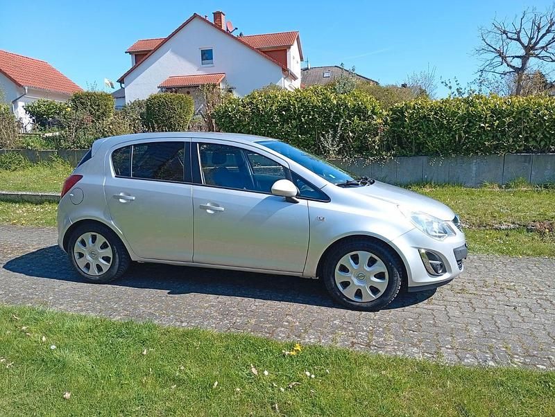 Gebraucht Opel Corsa Selection 87 PS (63 kW) 2011 Silber Kleinwagen