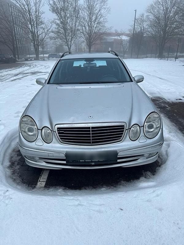 Gebraucht Mercedes E270 Avantgarde 177 PS (130 kW) 2003 Silber Kombi