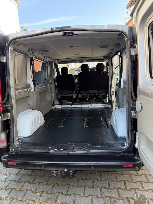 Gebraucht Renault Trafic 144 PS (105 kW) 2008 Grau Van / Kleinbus