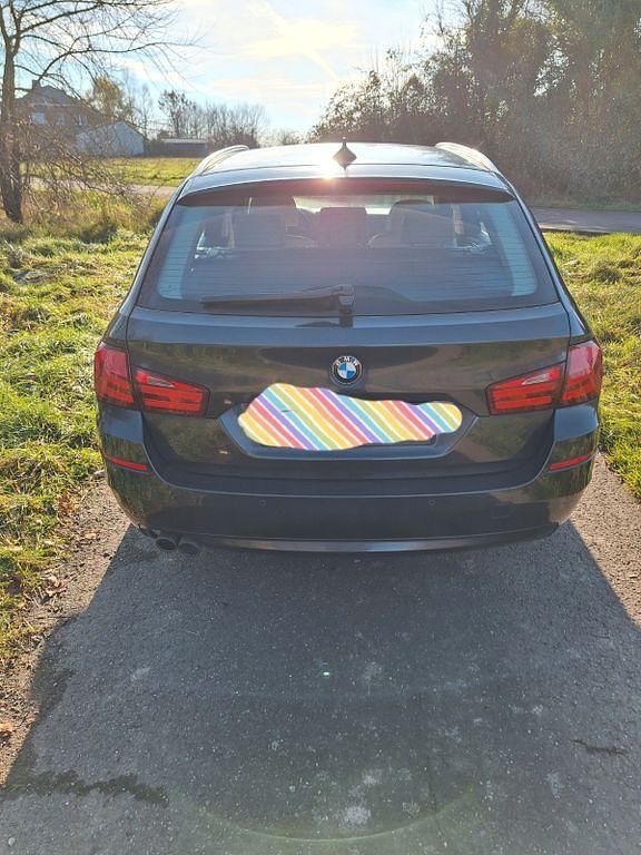 Grau Gebraucht 2012 BMW 530 Kombi | 10.600 € (Fairer Preis) - Bild 1/4