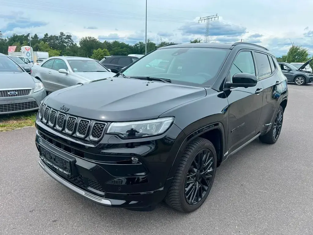 Gebraucht Jeep Compass 131 PS (96 kW) 2025 Schwarz SUV