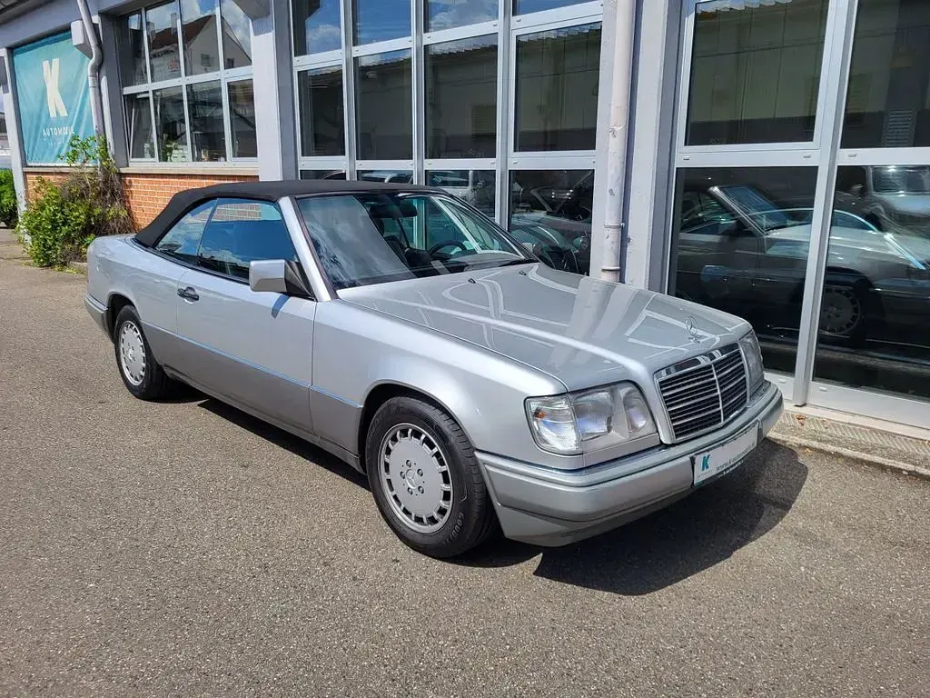 Gebraucht Mercedes E320 220 PS (161 kW) 1993 Silber Cabrio