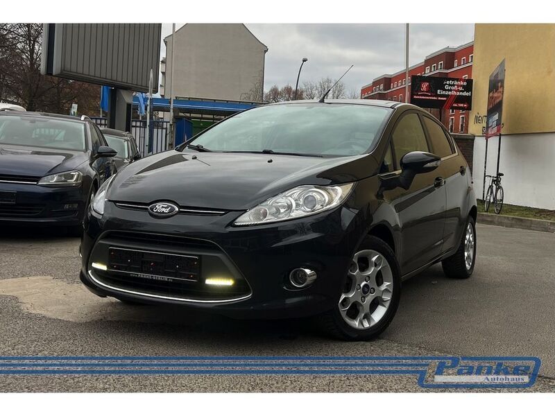 Gebraucht Ford Fiesta Titanium 92 PS (67 kW) 2012 Schwarz Kleinwagen