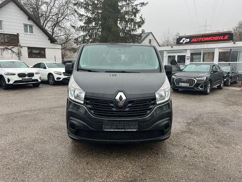 Gebraucht Renault Trafic Expression 95 PS (69 kW) 2017 Schwarz Van / Kleinbus