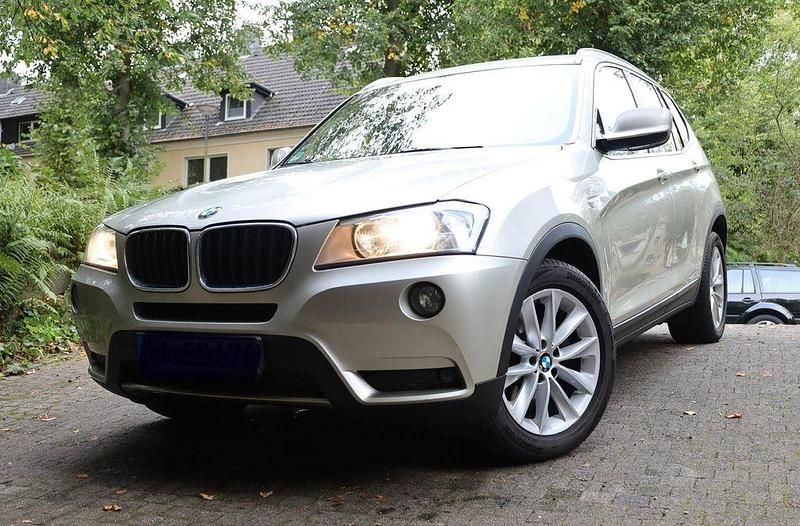 Silber Gebraucht 2011 BMW X3 Sport Line SUV | 8.700 € (Guter Preis) - Bild 1/4