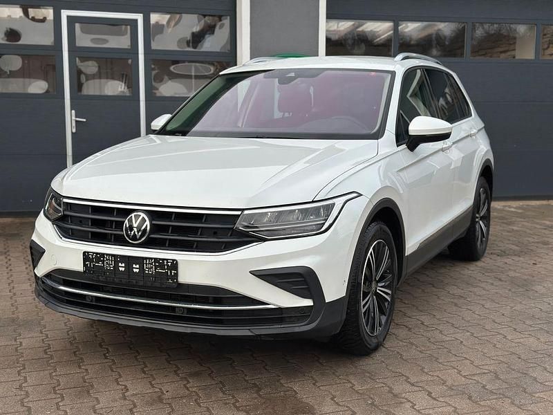 Gebraucht VW Tiguan Active 150 PS (110 kW) 2021 Weiß SUV