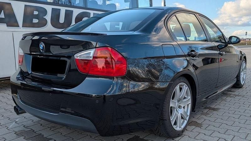 Second-hand BMW 320 Performance 150 CP (110 kW) 2005 Negru Berlinǎ