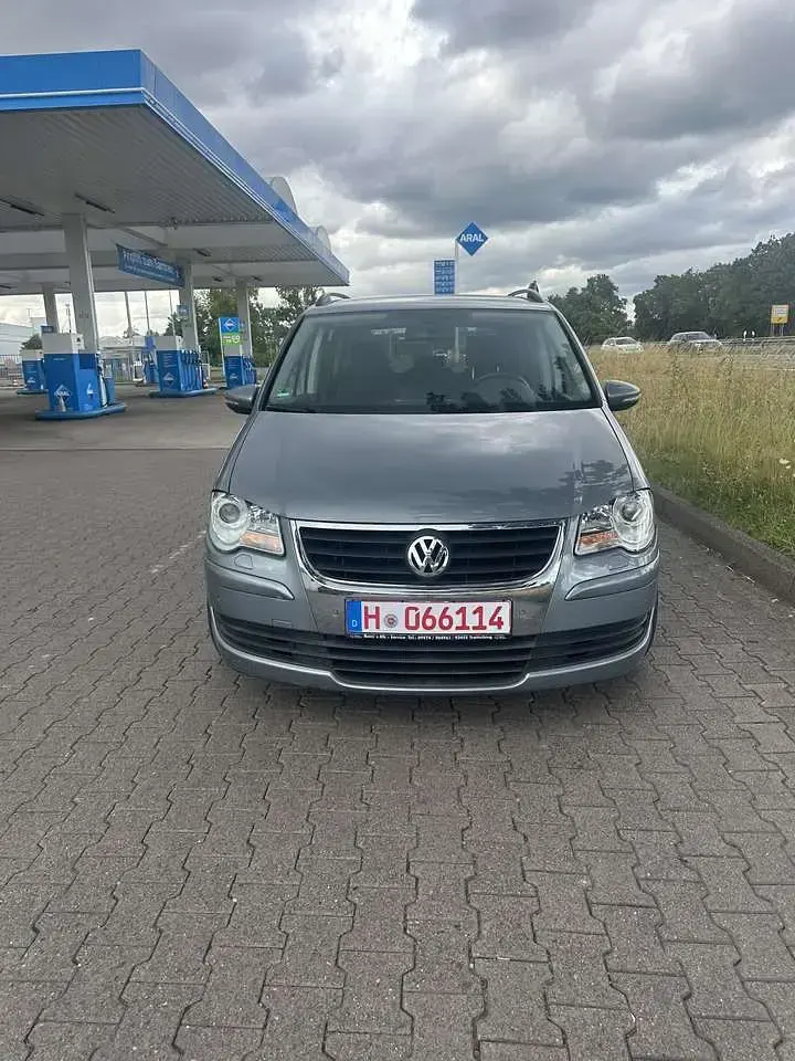 Gebraucht VW Touran Trendline 140 PS (102 kW) 2009 Mountain grey metallic Van / Kleinbus