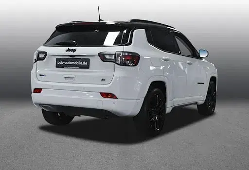 Usado Jeep Compass Summit 240 HP (176 kW) 2022 Branco SUV