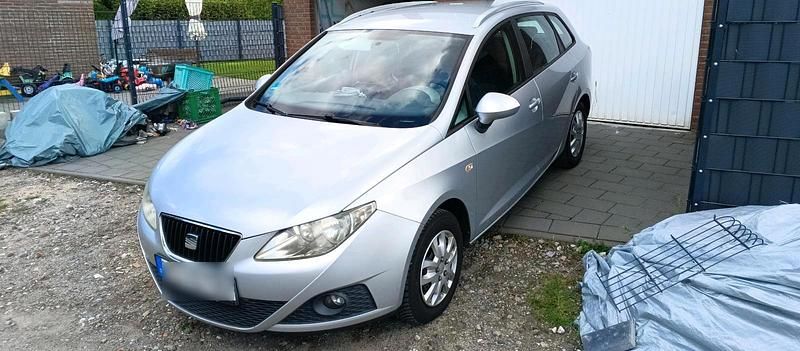 Silber Gebraucht 2010 Seat Ibiza ST Kombi | 1.400 € (Fairer Preis) - Bild 1/4