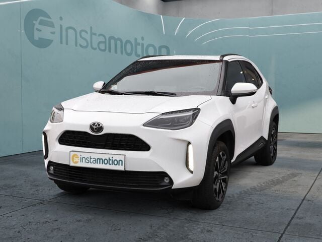 Weiß Gebraucht 2024 Toyota Yaris Cross Team SUV | 27.639 € (Etwas zu teuer) - Bild 1/2