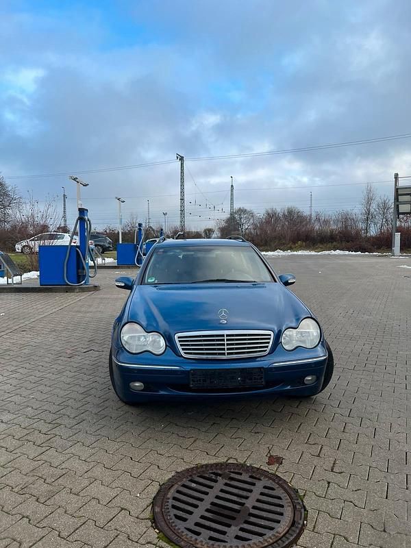 Blau Gebraucht 2003 Mercedes C220 Kombi | 1.299 € (Superpreis) - Bild 1/4