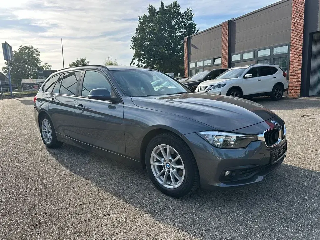 Gebraucht BMW 316 Advantage 116 PS (85 kW) 2016 Grau Kombi