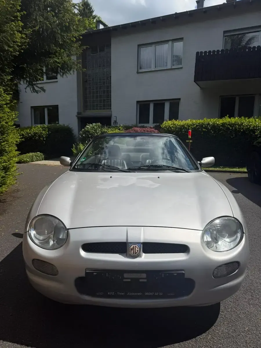 Używany MG F 120 KM (88 kW) 1999 Szary Kabriolet