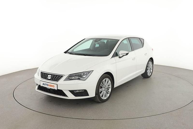 Weiß Gebraucht 2018 Seat Leon XCELLENCE Limousine | 14.320 € (Fairer Preis) - Bild 1/3
