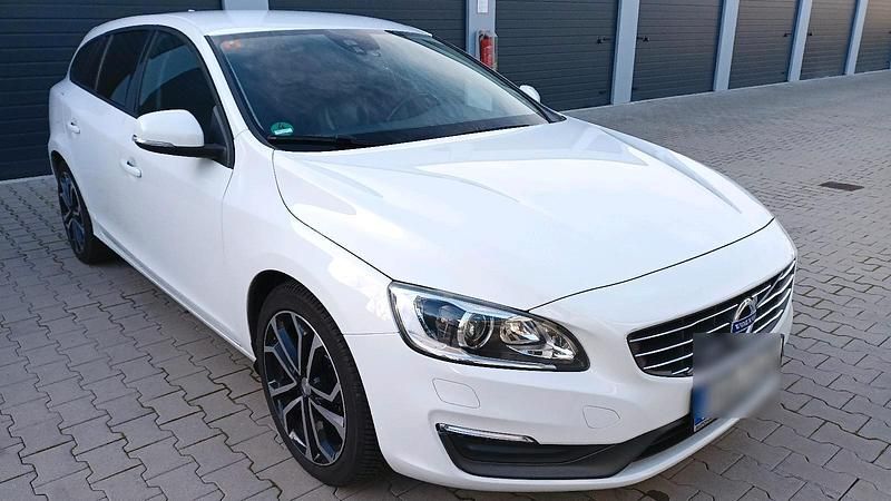 Weiß Gebraucht 2014 Volvo V60 Kombi | 9.995 € (Fairer Preis) - Bild 1/4