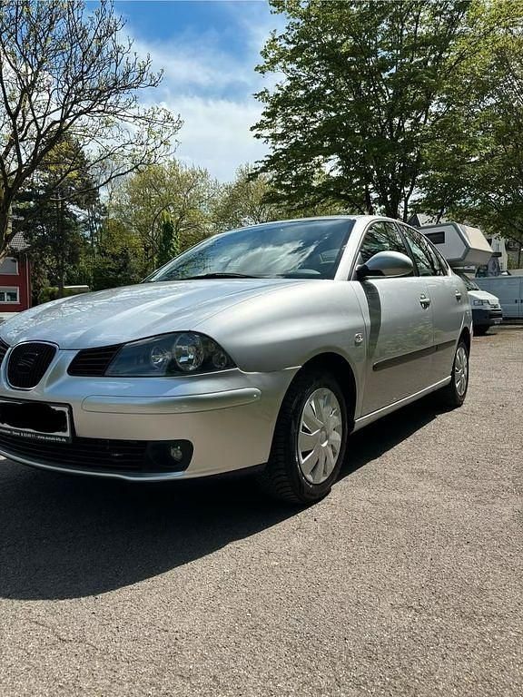 Gebraucht Seat Cordoba 75 PS (55 kW) 2003 Silber Limousine