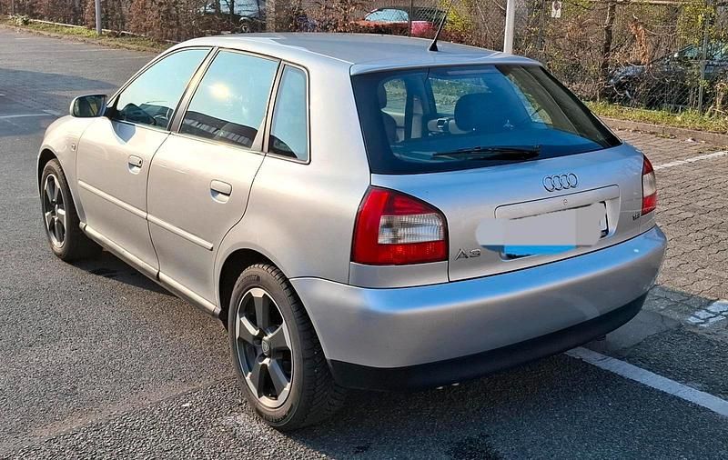 Silber Gebraucht 2002 Audi A3 Limousine | 1.700 € (Superpreis) - Bild 1/4
