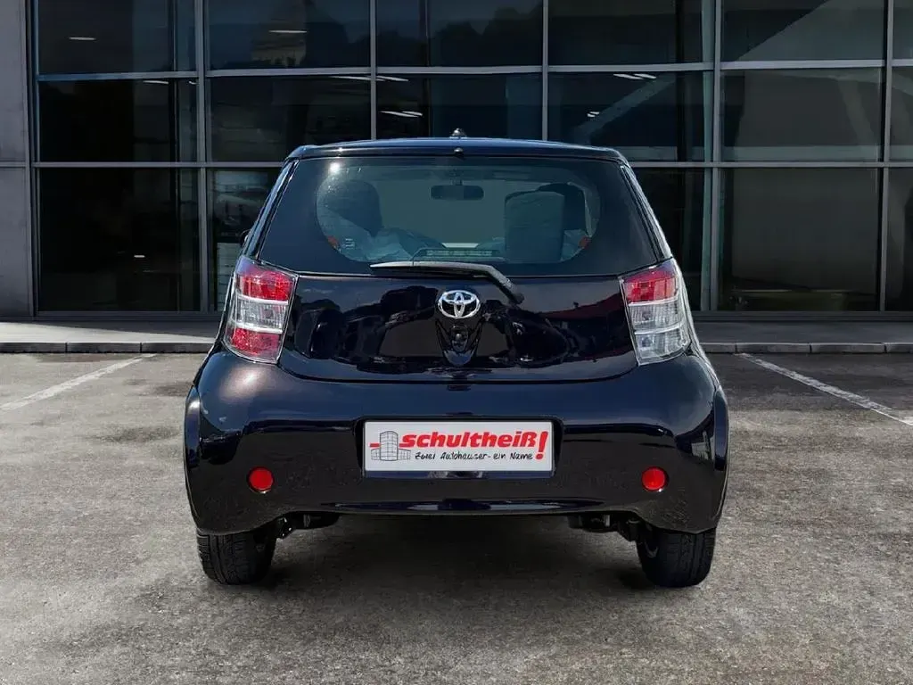 Gebraucht Toyota iQ 68 PS (50 kW) 2010 Schwarz Kleinwagen