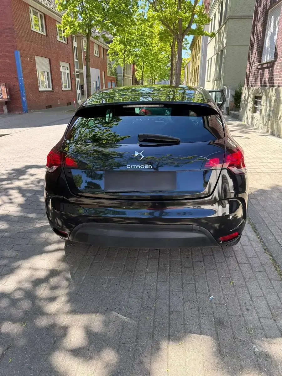 Gebraucht Citroën DS4 120 PS (88 kW) 2011 Schwarz Kleinwagen