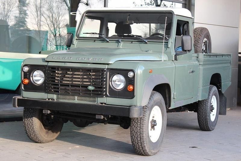 Gebraucht Land Rover Defender 122 PS (89 kW) 2010 Grün Pickup