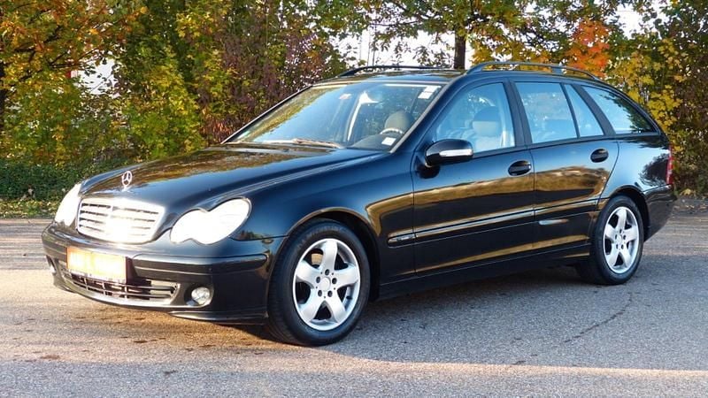 Gebraucht Mercedes C200 Classic 122 PS (89 kW) 2005 Schwarz Kombi