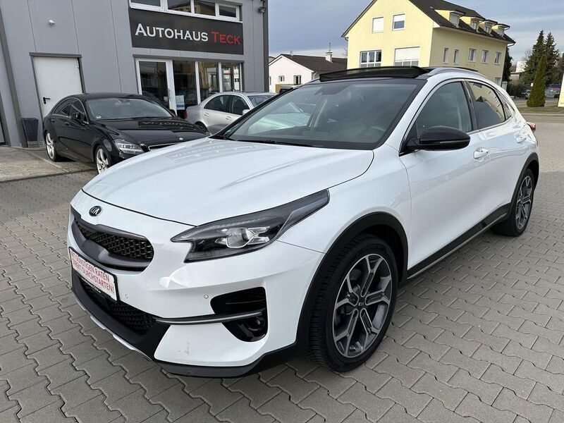 (hw2) deluxeweiss met. Gebraucht 2019 Kia XCeed 4 SUV | 21.990 € (Etwas zu teuer) - Bild 1/4