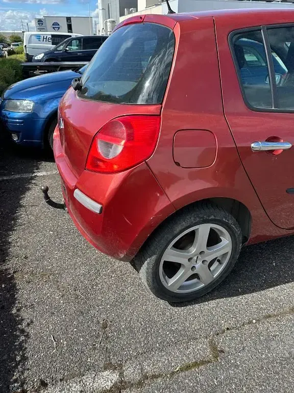 Gebraucht Renault Clio II Authentique 75 PS (55 kW) 2006 Orange Limousine