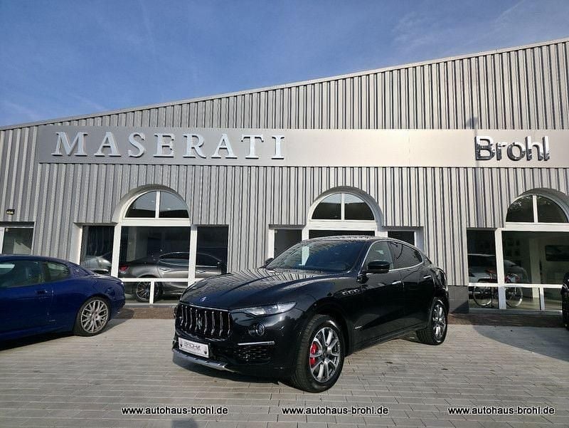 Schwarz Gebraucht 2018 Maserati Levante GranLusso SUV | 35.900 € (Guter Preis) - Bild 1/4