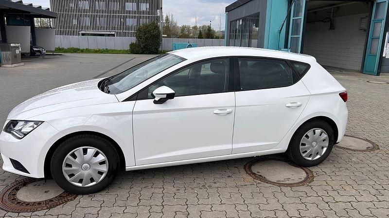 Second-hand Seat Leon Reference 105 CP (77 kW) 2013 Alb Berlinǎ